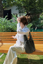 將圖片載入圖庫檢視器 韓國 EMO 狗牙慵懶托特包 / Lazy Tote Bag